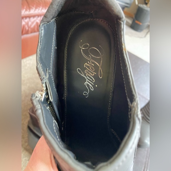 Like New Fergie Wander Women's Dress Pump Heels Grey Color Booties Size US 9 - Picture 5 of 9